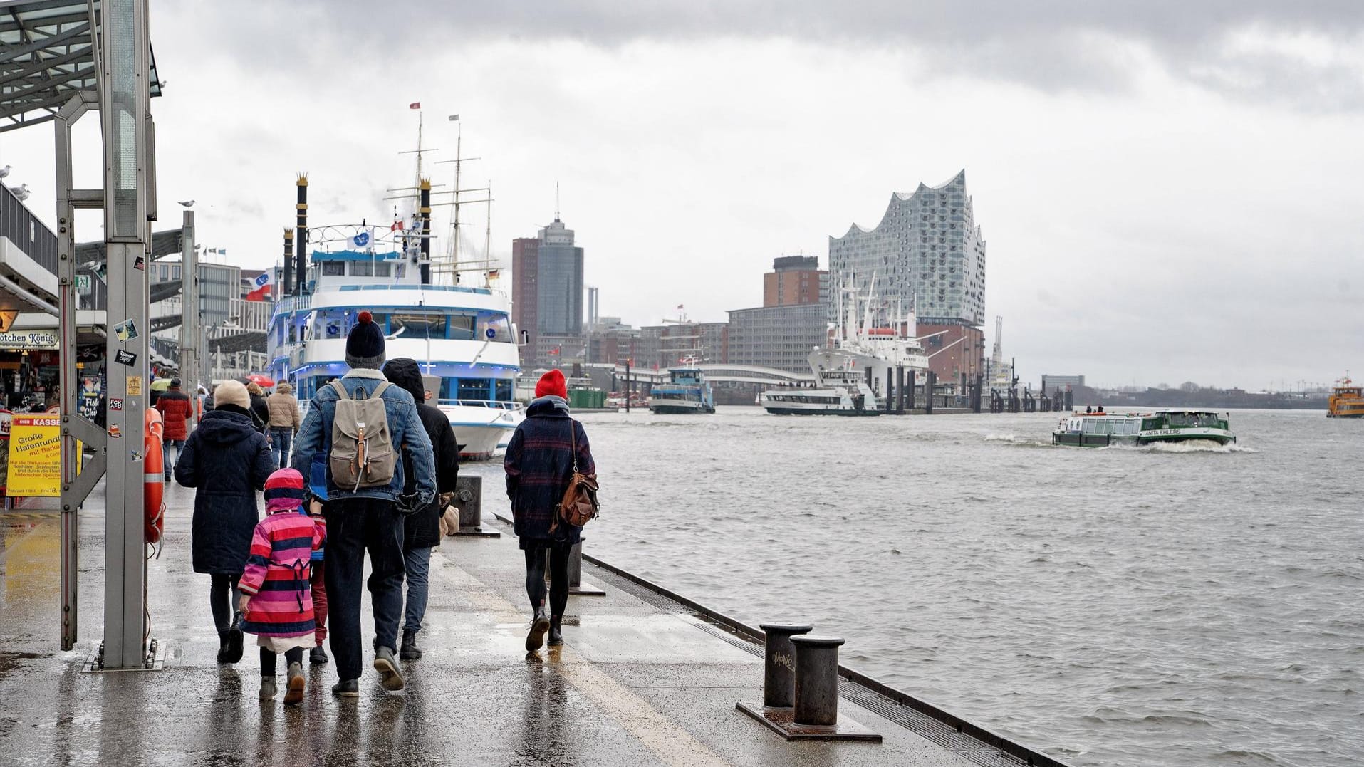 Es bleibt wechselhaft: Besonders Richtung Norden hat sich das Regenwetter eingestellt.