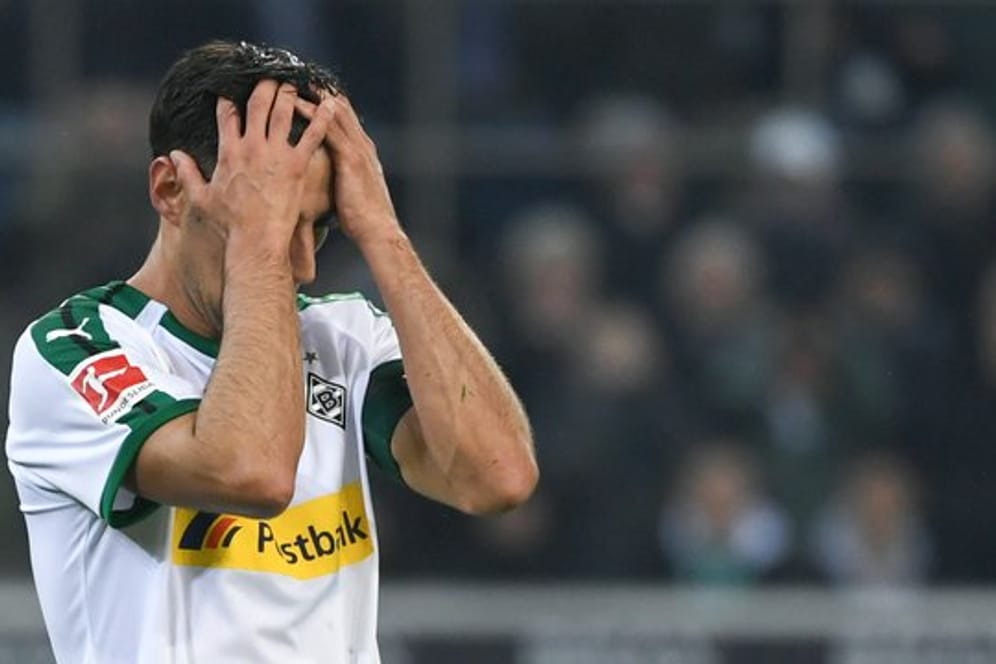 Gladbachs Stürmer Lars Stindl will mit den Borussen den Heimfluch beenden.
