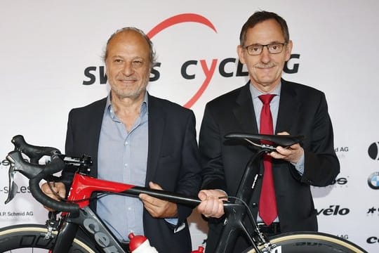 Der Zürcher Stadtrat Filippo Leutenegger (l) und Regierungsrat Mario Fehr freuen sich auf die WM 2024.