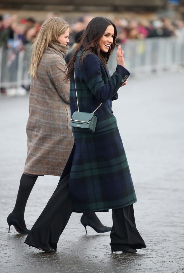 Februar 2018: Reisen die Royal-Damen nach Schottland, darf es besonders gern der karierte Look sein.