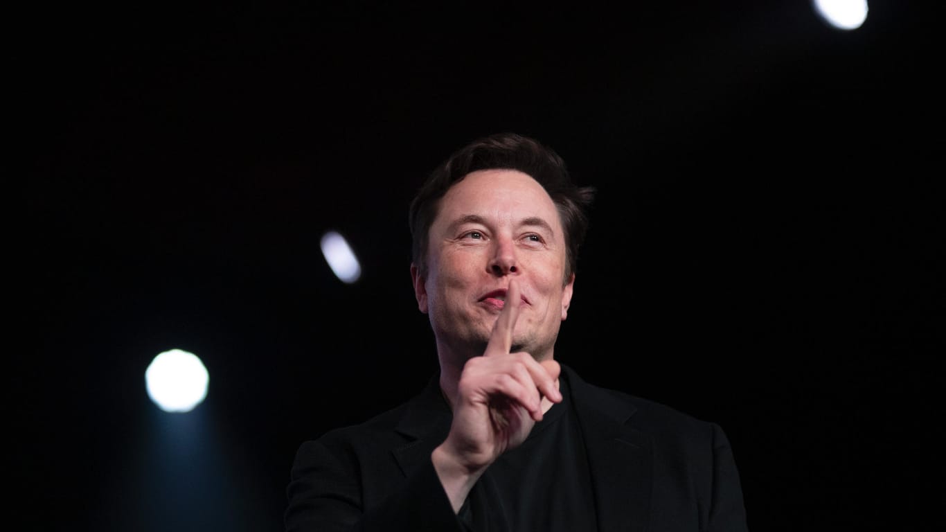 Elon Musk: Der Tesla-Gründer kündigt den Marktstart seines neuen Modells für den Herbst 2020 an.