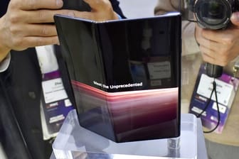 Bald vom neuen Andoid Q unterstützt: Das faltbare Smartphone Huawei Mate X.