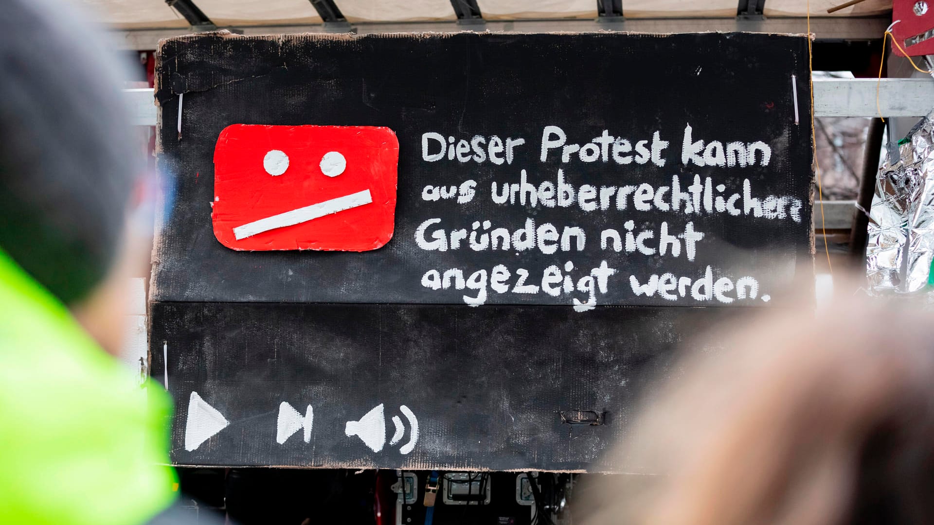 "Dieser Protest kann aus urheberrechtlichen Gründen nicht angezeigt werden": Die CDU will auf Uploadfilter verzichten.