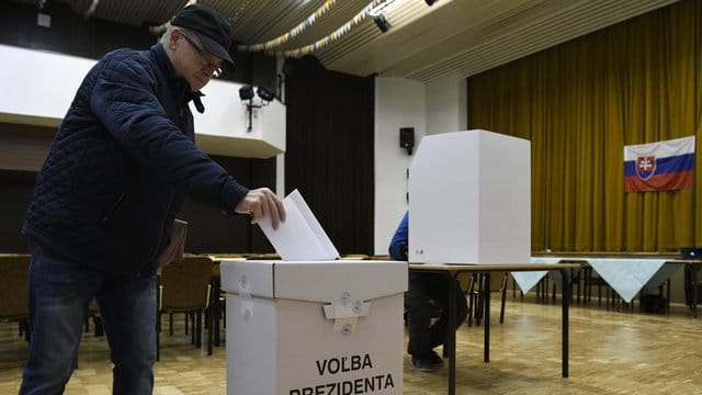 Das slowakische Staatsoberhaupt hat ähnlich wie in Deutschland vorwiegend repräsentative Aufgaben. Das slowakische Staatsoberhaupt hat ähnlich wie in Deutschland vorwiegend repräsentative Aufgaben.