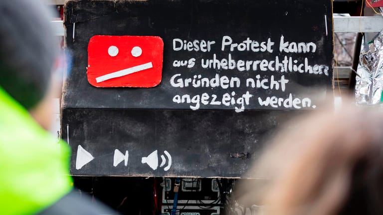Protest gegen Uploadfilter und EU-Urheberrechtsreform: Die CDU hat einen Vorschlag vorgelegt, wie die EU-Reform in Deutschland umgesetzt werden könnte.
