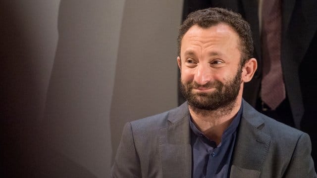 Der Chefdirigent der Berliner Philharmoniker Kirill Petrenko bei einer Pressekonferenz in der Philharmonie. Der Chefdirigent der Berliner Philharmoniker Kirill Petrenko bei einer Pressekonferenz in der Philharmonie.