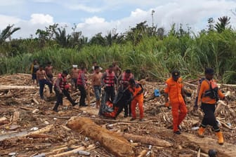 Rettungskräfte in Indonesien im Einsatz
