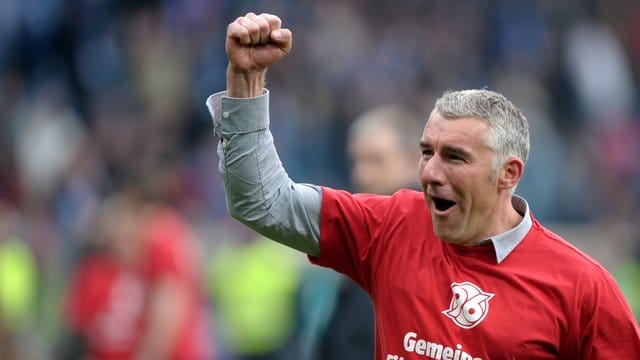 Mirko Slomka war von 2010 bis Ende 2013 Trainer von Hannover 95. Mirko Slomka war von 2010 bis Ende 2013 Trainer von Hannover 95.