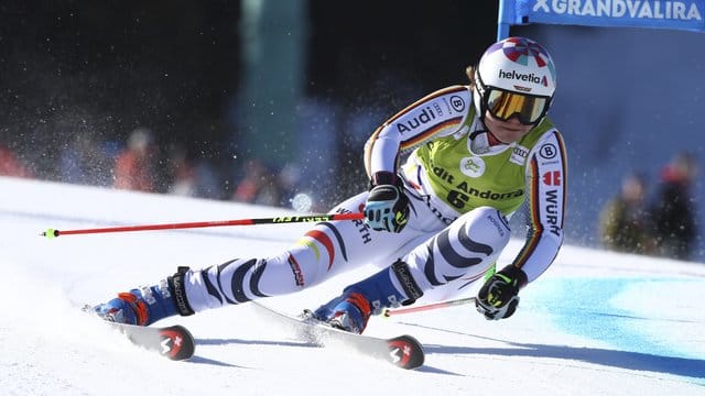 Vergab durch einen Patzer einen Podestplatz beim Riesenslalom: Viktoria Rebensburg. Vergab durch einen Patzer einen Podestplatz beim Riesenslalom: Viktoria Rebensburg.