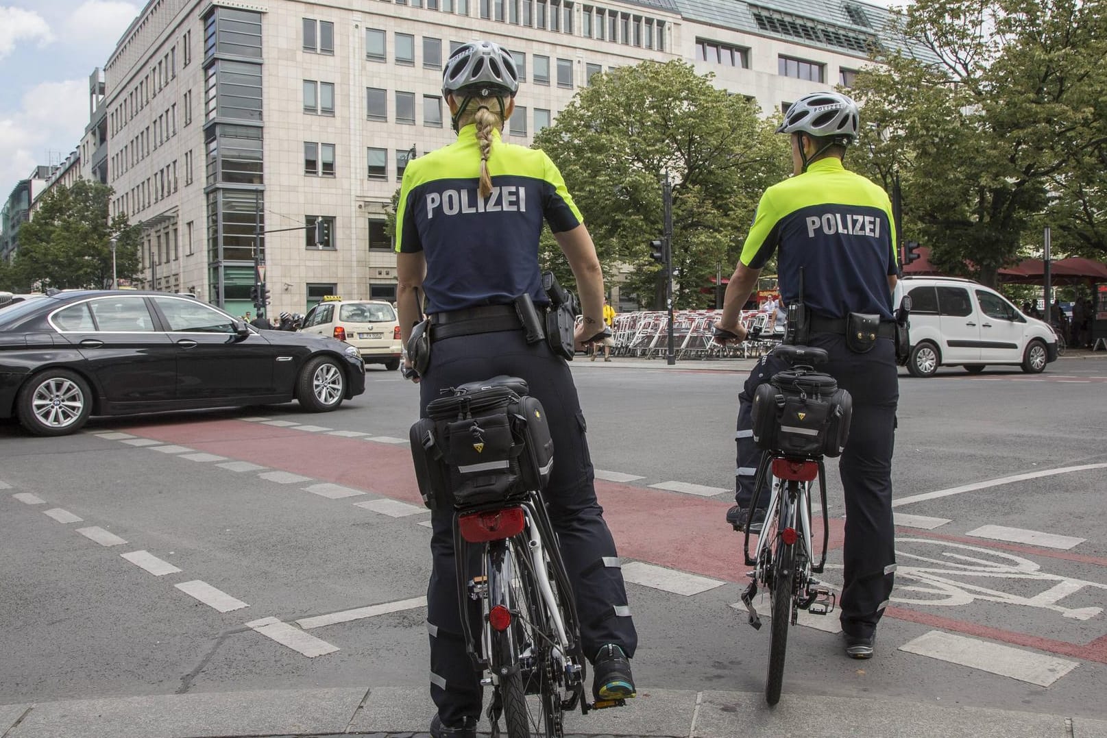 Polizisten der Fahrradstaffel im Einsatz