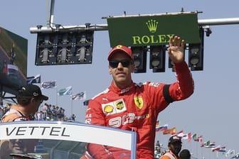 Sebastian Vettel fuhr in Melbourne in einem Oldtimer - vor dem Rennen, bei der Fahrerparade.