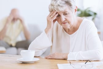 Verzweifeltes Paar: Locken Genossenschaften mit hohen Renditeversprechen, ist Vorsicht angeraten.