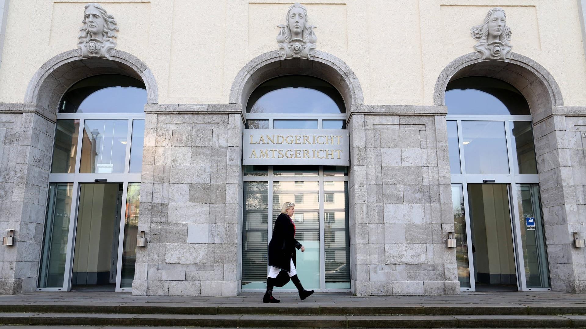 Landgericht in Hagen (Symbolbild): Ein Prozess wegen versuchten Mordes gegen ein mutmaßliches Bandidos-Mitglied beginnt am Montag.