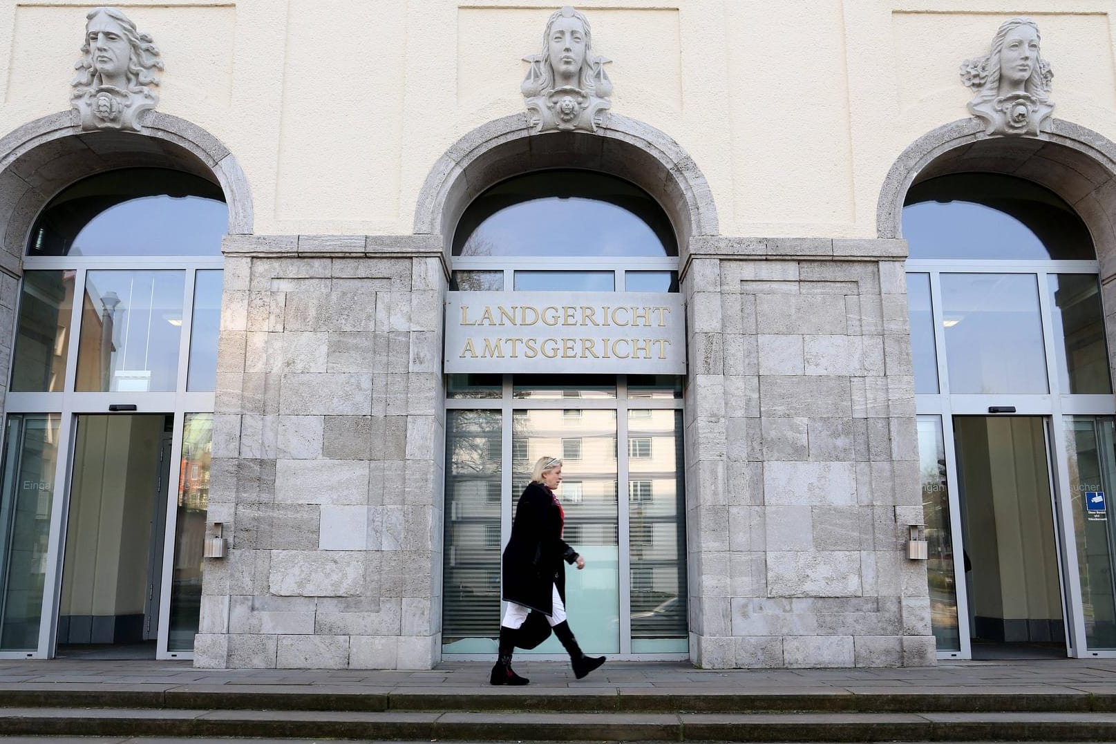 Landgericht in Hagen (Symbolbild): Ein Prozess wegen versuchten Mordes gegen ein mutmaßliches Bandidos-Mitglied beginnt am Montag.