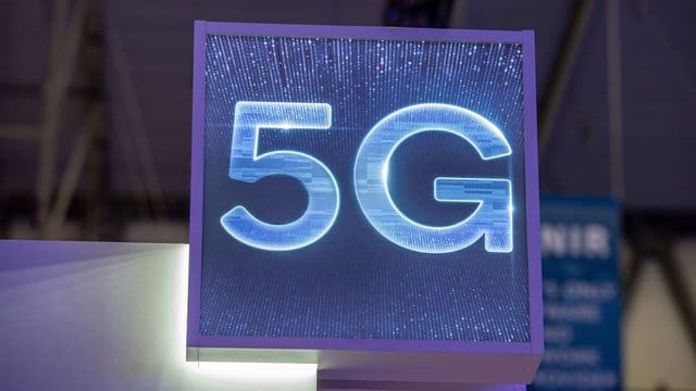 5G kann die Daten rund hundert Mal schneller transportieren als das aktuelle LTE (4G). 5G kann die Daten rund hundert Mal schneller transportieren als das aktuelle LTE (4G).