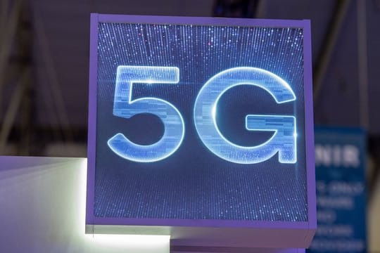 5G kann die Daten rund hundert Mal schneller transportieren als das aktuelle LTE (4G).