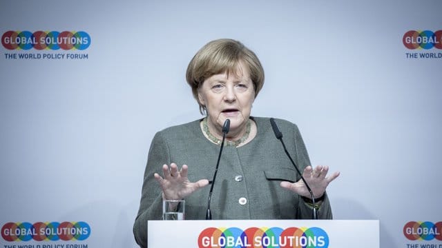 Die Antwort der Kanzlerin auf die Kritik des amerikanischen Botschafters Richard Grenell am Haushalt der Bundesregierung brauchte nicht lange. Die Antwort der Kanzlerin auf die Kritik des amerikanischen Botschafters Richard Grenell am Haushalt der Bundesregierung brauchte nicht lange.