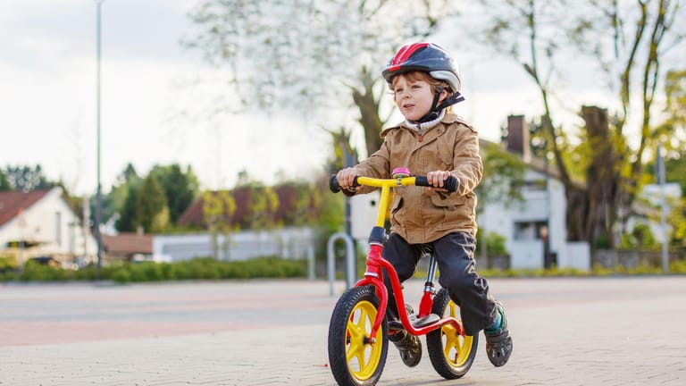 Mit dem richtigen Laufrad lernt Ihr Kind schnell Laufradfahren