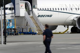 Boeing 737 MAX 8: Die USA überprüfen die Zulassungen der Absturz-Maschinen.
