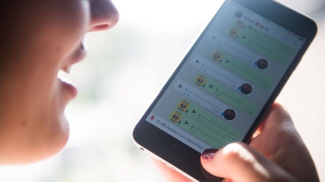 Als größten Vorteil von Sprachnachrichten sieht mehr als jeder Zweite (56 Prozent) den geringeren Aufwand im Vergleich zum Tippen von Textnachrichten. Als größten Vorteil von Sprachnachrichten sieht mehr als jeder Zweite (56 Prozent) den geringeren Aufwand im Vergleich zum Tippen von Textnachrichten.