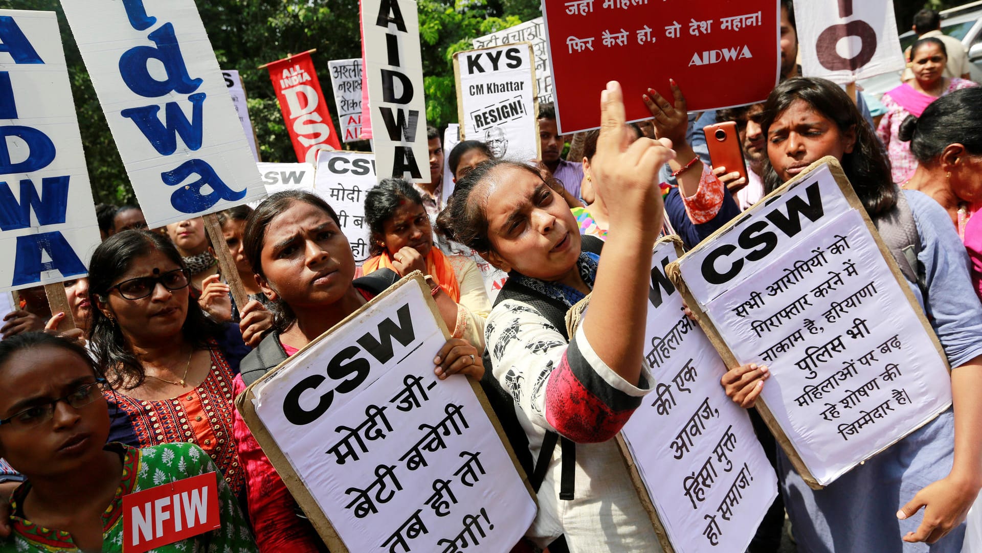 Archivbild: Demonstranten fordern in Neu-Delhi einen besseren Schutz von Frauen.