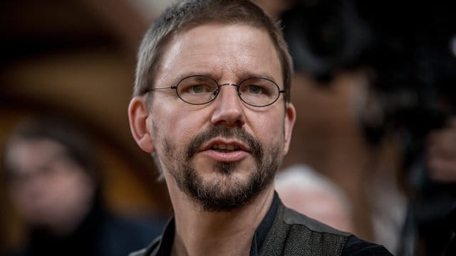 Auch der deutsche Menschenrechtler Peter Steudtner steht - allerdings in Abwesenheit - in der Türkei vor Gericht. Auch der deutsche Menschenrechtler Peter Steudtner steht - allerdings in Abwesenheit - in der Türkei vor Gericht.