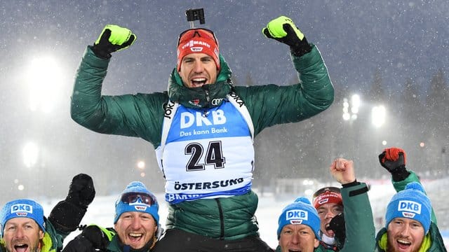 Arnd Peiffer feiert sein WM-Gold in Österreich.