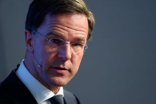 Die rechtsliberale VVD von Premier Rutte musste Verluste hinnehmen und bleibt wohl mit rund 16 Prozent stärkste Kraft.