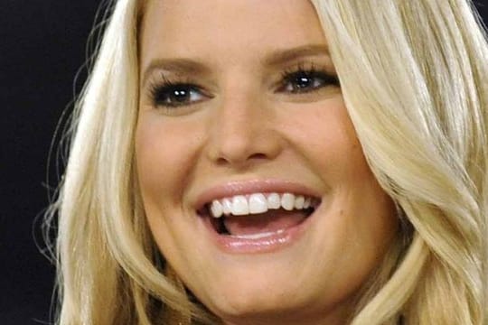 Jessica Simpson freut sich über ihre Neugeborene.