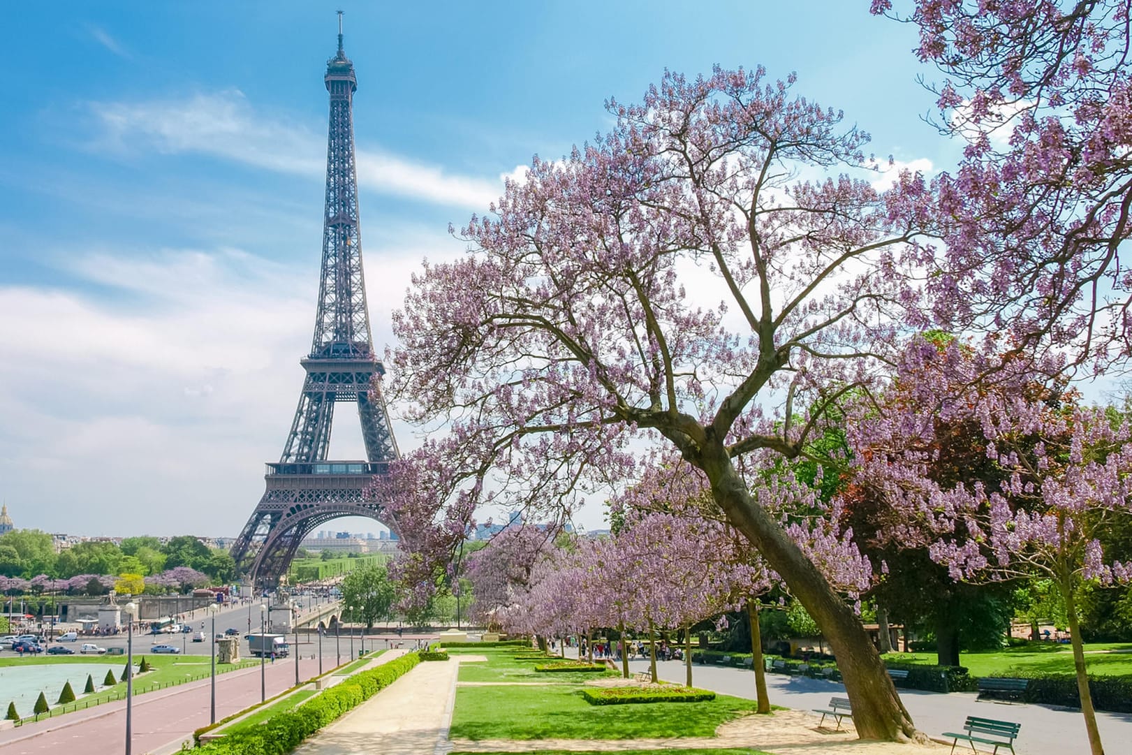 Paris im Frühling: In Pariser Parks wird mit der Frühjahrsbepflanzung bereits im März begonnen.