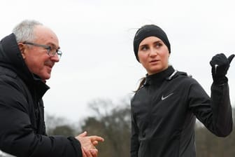 Gesa Felicitas Krause mit ihrem Trainer Wolfgang Heinig.