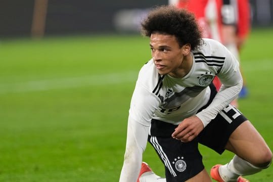 Soll während des Länderspiels gegen Serbien rassistisch beleidigt worden sein: Leroy Sané.