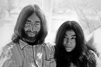 Im Bett für den Weltfrieden: John Lennon und Yoko Ono.