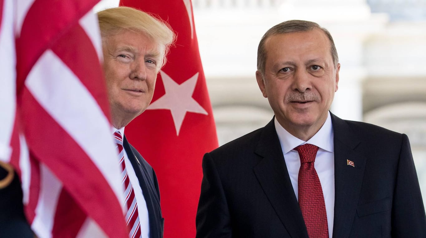 Donald Trump und Recep Tayyip Erdogan: Der türkische Präsindet weist Trumps Vorstoß zu den Golanhöhen zurück (Archivbild).