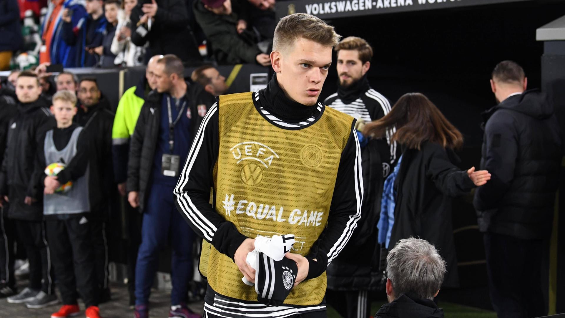 Zuletzt in der Nations League Stammspieler, im Test gegen Serbien nur Ersatz: Matthias Ginter muss um seine Position in der Abwehr kämpfen.