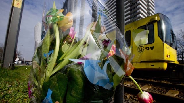 Gedenken an die Opfer des Anschlags in Utrecht.