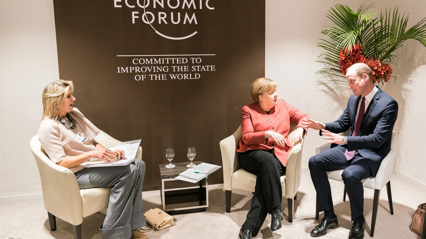 Merkel in Davos, im Gespräch mit Königin Maxima aus den Niederlanden und Prinz William: Auch auf dem Weltwirtschaftsforum forderte sie die Bewahrung des Multilateralismus.