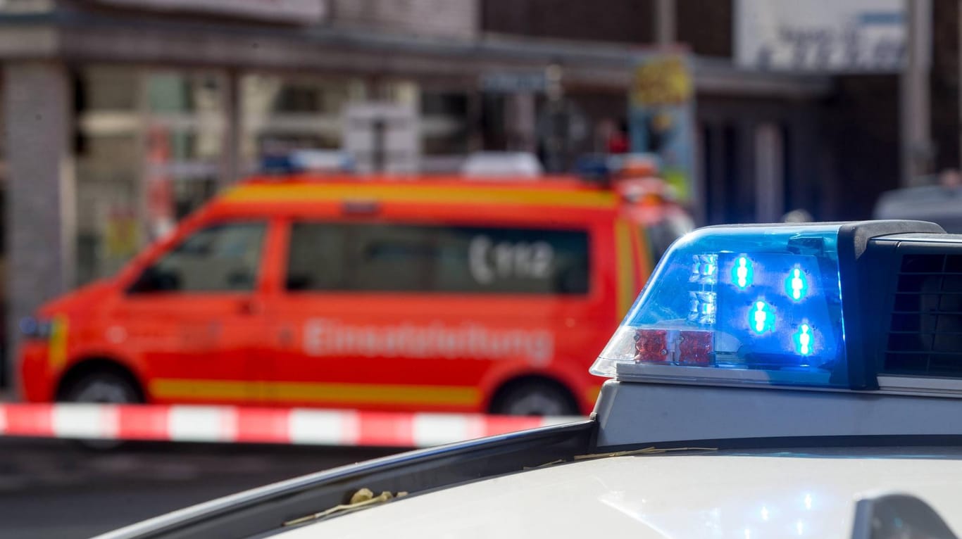 Unfall in Hessen: Ein 24-jähriger Autofahrer und ein 47-jähriger Radfahrer wurden schwer verletzt. (Symbolbild)