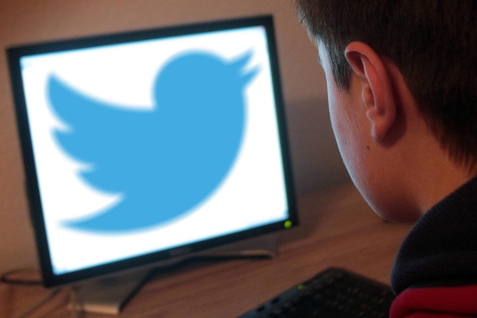 Fake News verbreitet (Symbolbild): Ein 14 Jahre alter Junge hat sich im Internet als "Polizei Lohr" ausgegeben.