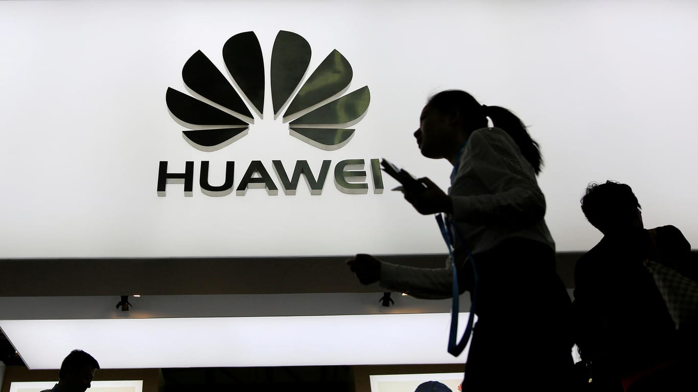 Das Logo von Huawei (Symbolbild): Die USA fordern von europäischen Staaten, auf Technik des Konzerns zu verzichten.