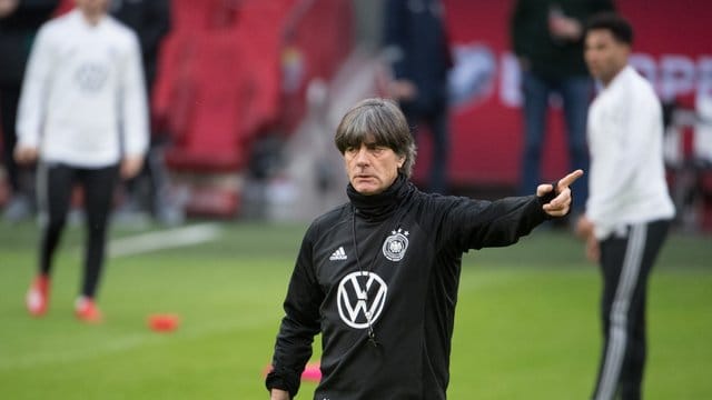 Bundestrainer Joachim Löw tritt mit dem DFB-Team in den Niederlanden an. Bundestrainer Joachim Löw tritt mit dem DFB-Team in den Niederlanden an.