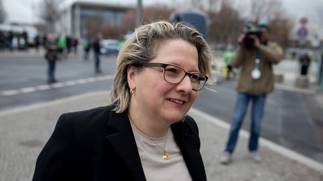 Svenja Schulze (SPD) ist Bundesministerin für Umwelt, Naturschutz und nukleare Sicherheit. Svenja Schulze (SPD) ist Bundesministerin für Umwelt, Naturschutz und nukleare Sicherheit.
