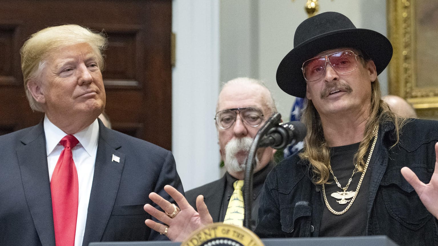 Donald Trump und Kid Rock: Der US-Präsident wurde während der des Wahlkampfes von dem Musiker unterstützt. Donald Trump und Kid Rock: Der US-Präsident wurde während der des Wahlkampfes von dem Musiker unterstützt.