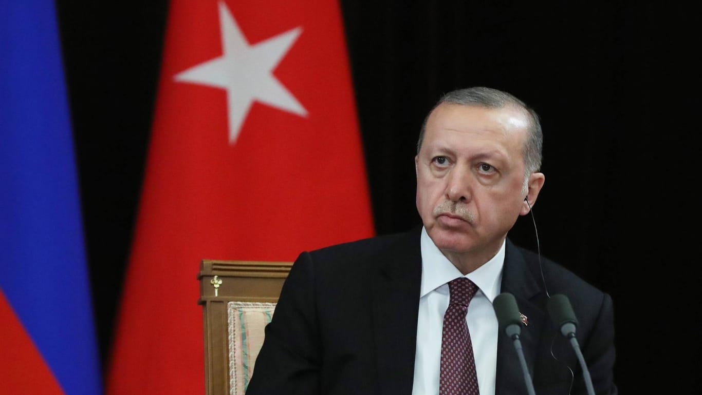 Recep Tayyip Erdogan (Archivbild): Der türkische Präsident droht Währungsspekulanten mit Konsequenzen.