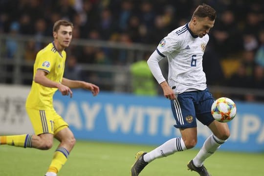 Traf gleich zweimal in Astana: Russlands Denis Tscheryschew (re).