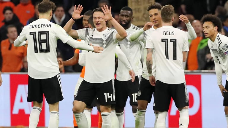 Jubel beim DFB-Team nach dem 3:2 gegen die Niederlande.