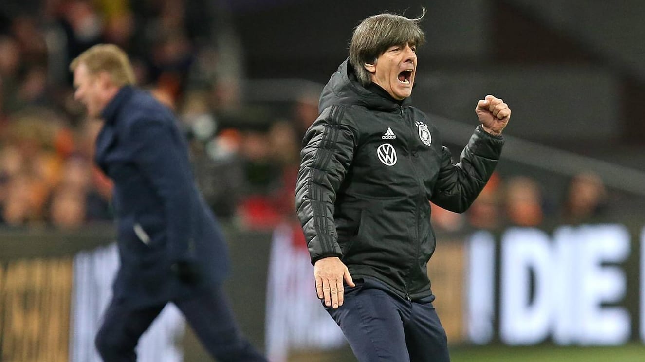 Jubel bei Bundestrainer Joachim Löw im Spiel gegen die Niederlande.