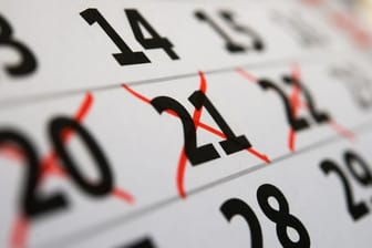 Kalenderblatt: Die Entscheidung, ob und wann ein Arbeitnehmer in der Probezeit Urlaub nehmen kann, liegt ganz beim Arbeitgeber.