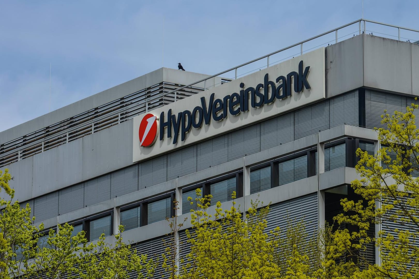 Verwaltung der Hypo-Vereinsbank: Von einer Fusion der Deutschen Bank und der Commerzbank will die Hype-Vereinsbank profitieren.