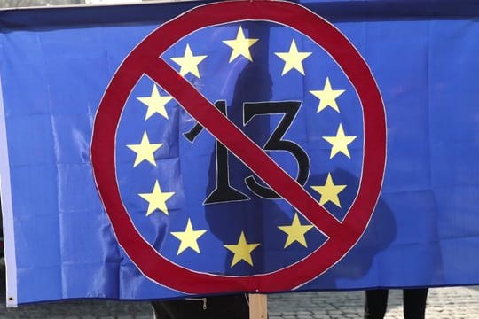 Kurz vor der entscheidenden Abstimmung über die Reform des Urheberrechts im EU-Parlament haben Tausende in Europa gegen das Vorhaben protestiert.